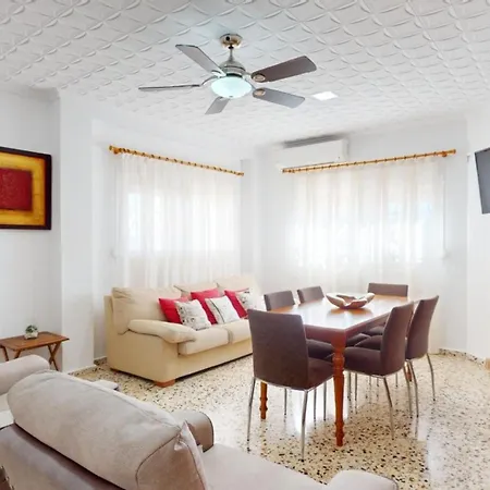 Exclusive In Catadau: Pool & Private Gardens