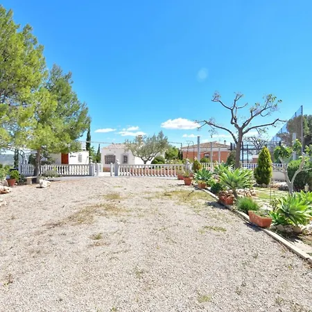 Exclusive In Catadau: Pool & Private Gardens